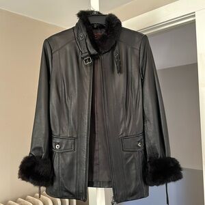 Short leather jacket